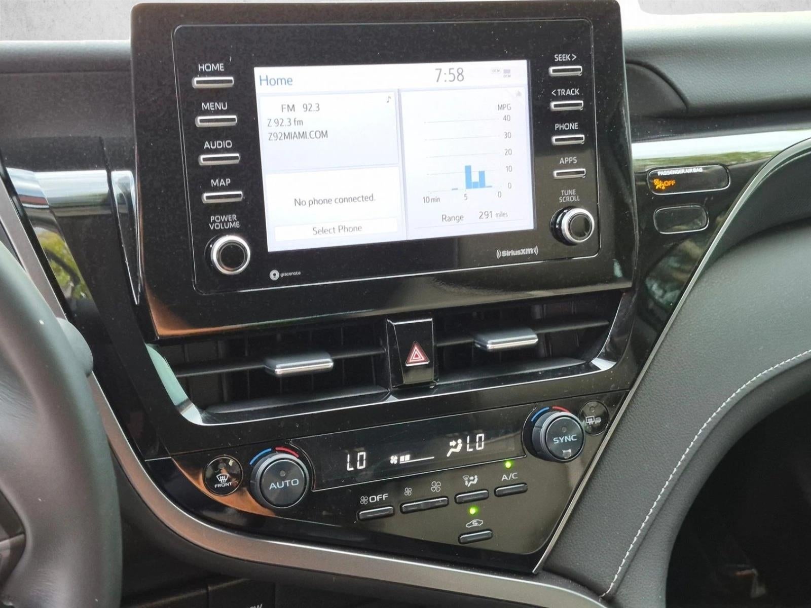 2024 Toyota Camry SE Auto (SE)