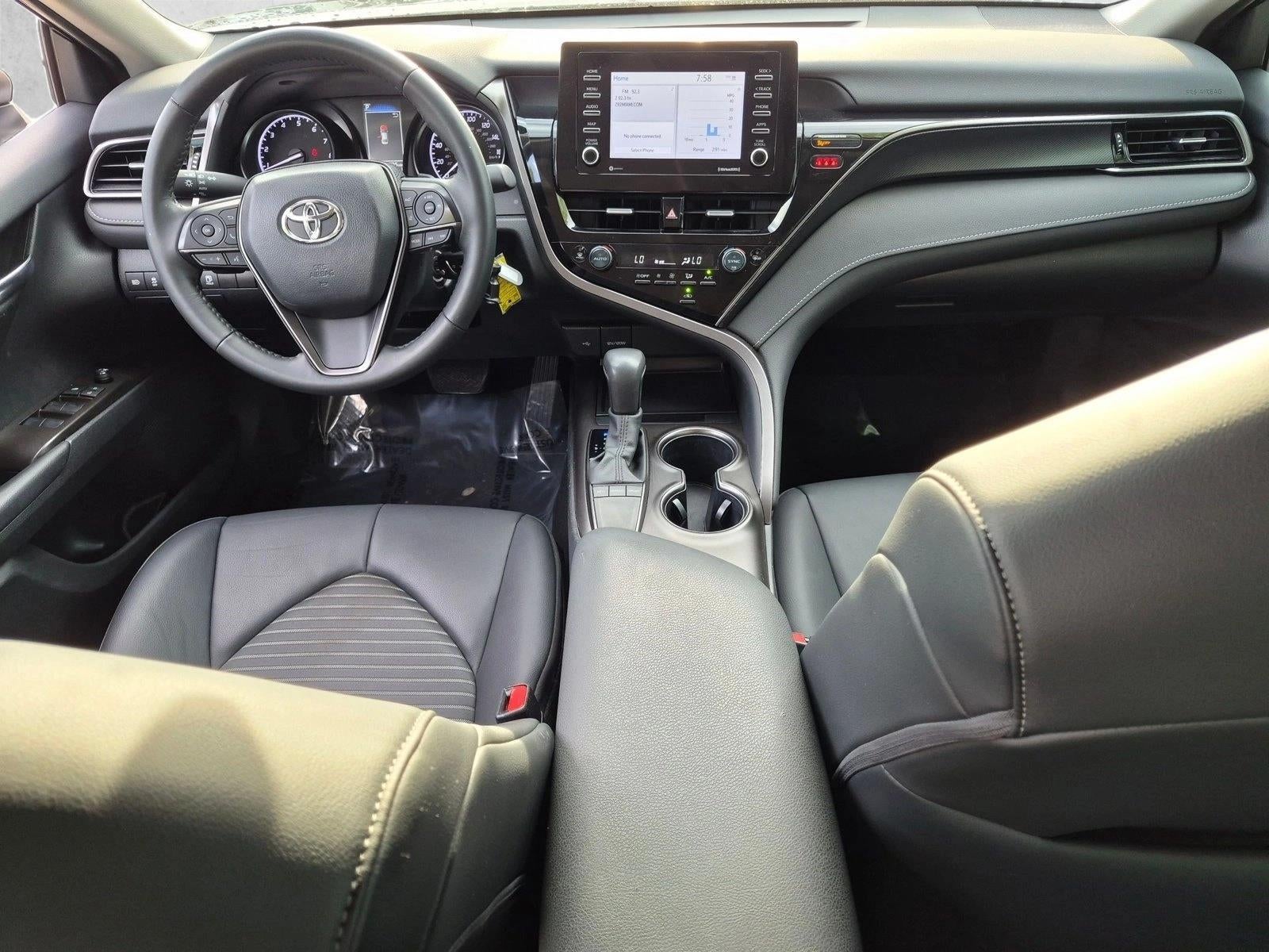 2024 Toyota Camry SE Auto (SE)