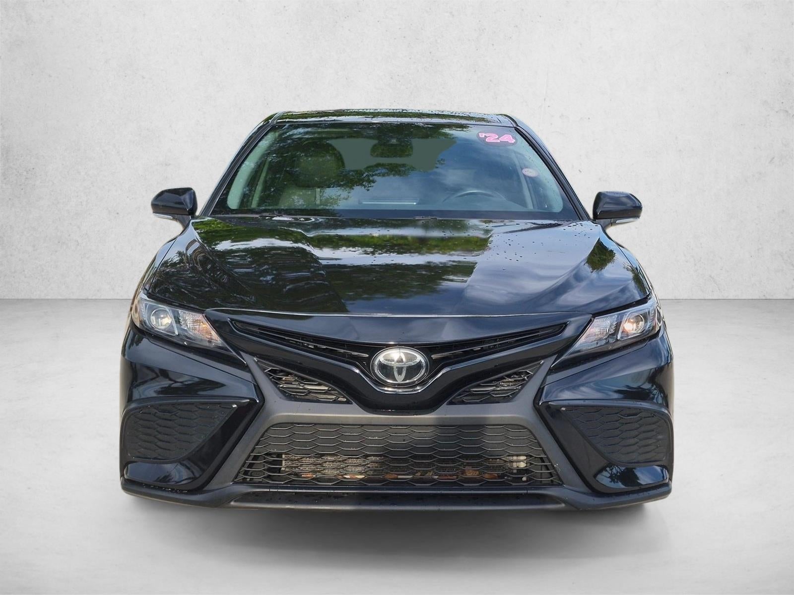 2024 Toyota Camry SE Auto (SE)