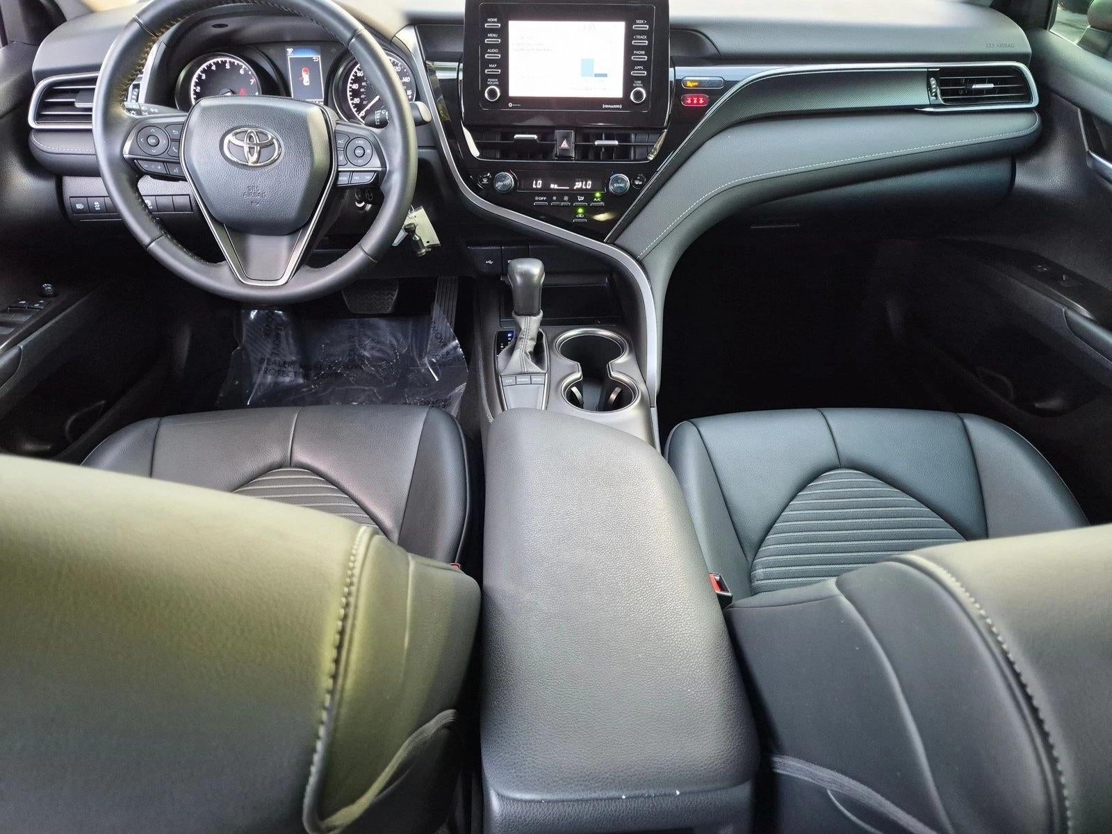 2022 Toyota Camry SE Auto (SE)