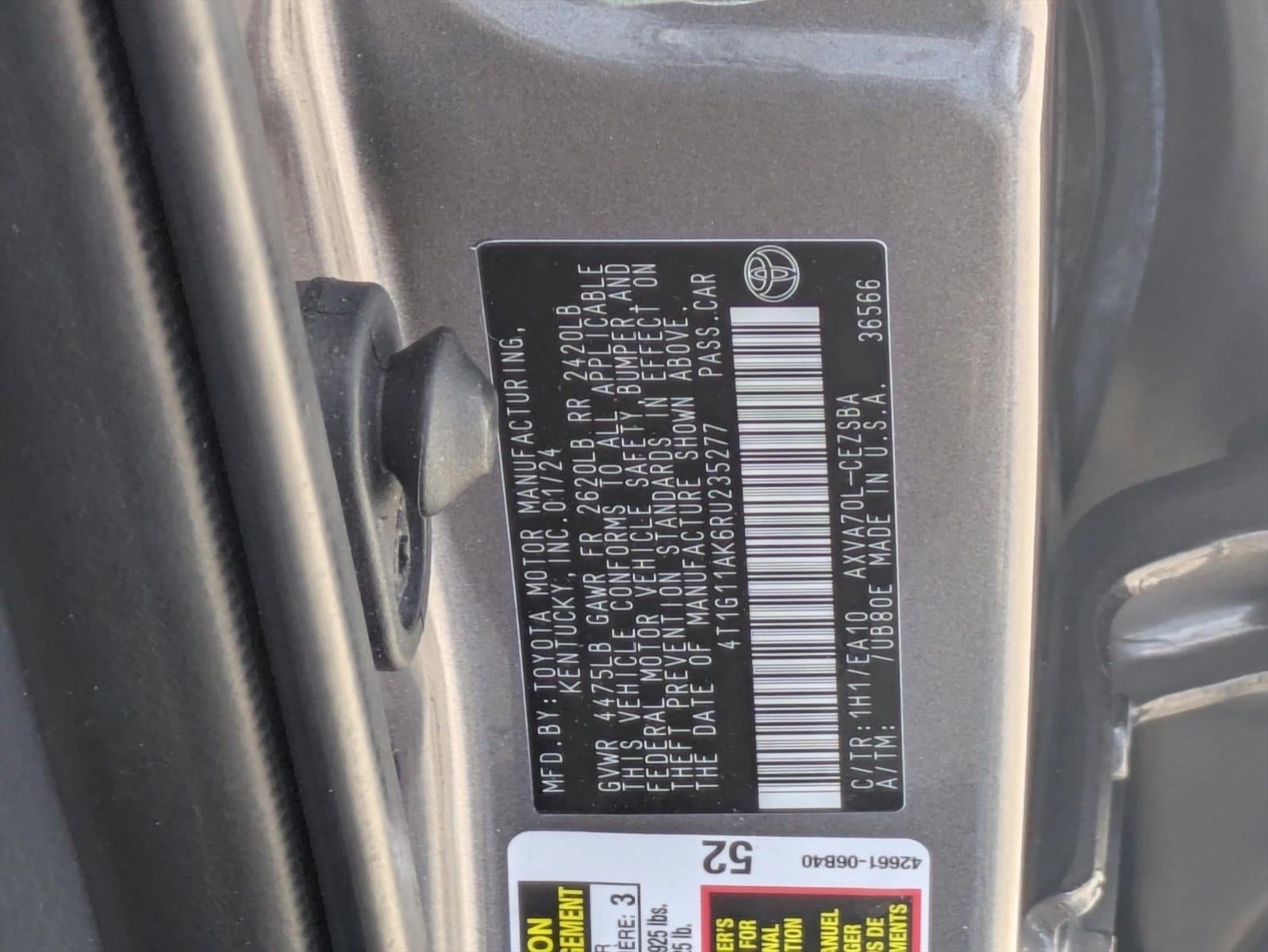 2024 Toyota Camry SE Auto (SE)