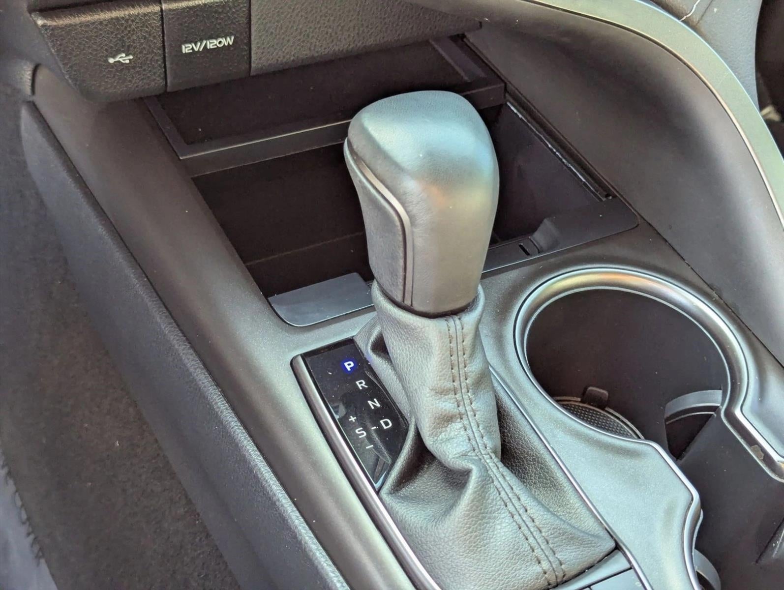 2023 Toyota Camry SE Auto (SE)