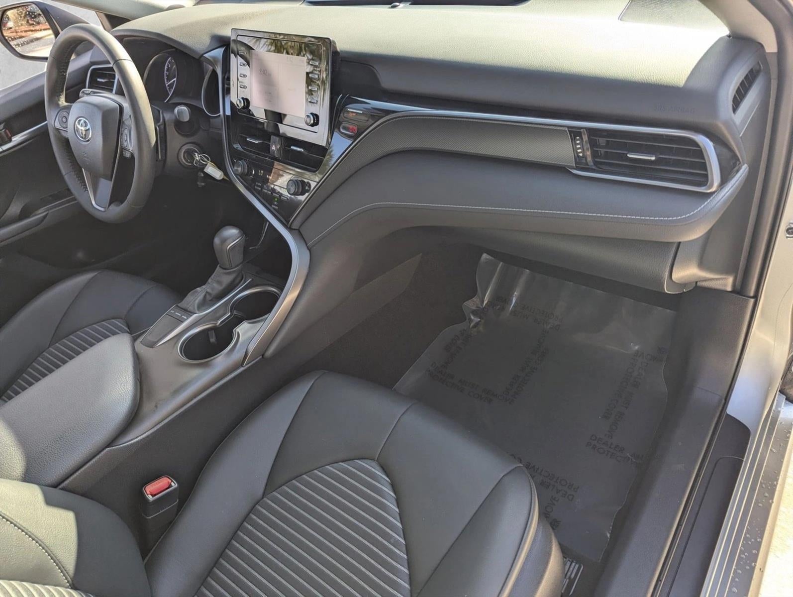 2023 Toyota Camry SE Auto (SE)