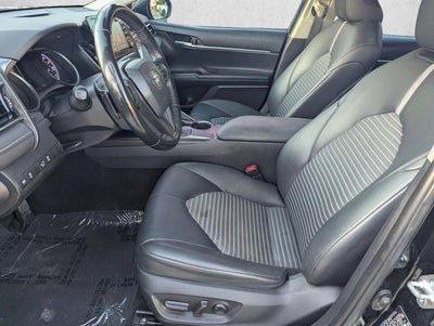 2021 Toyota Camry SE Auto (SE)