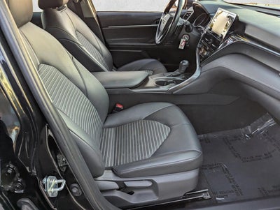 2021 Toyota Camry SE Auto (SE)