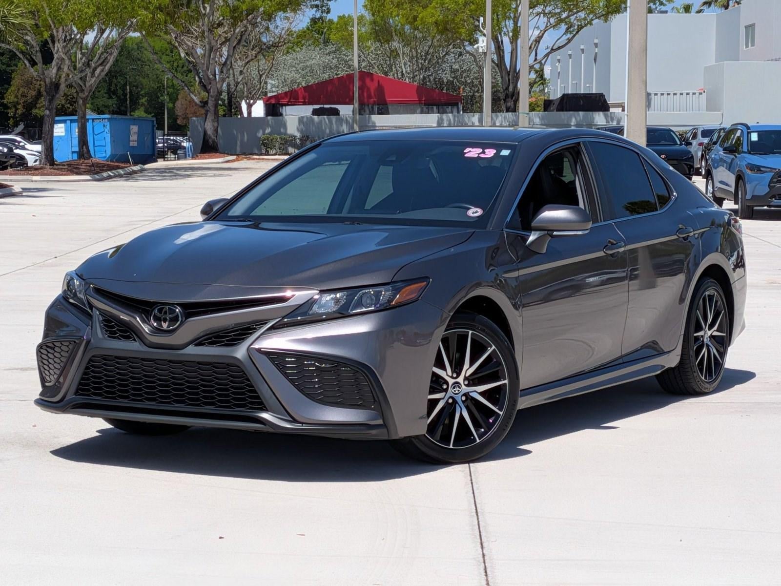2023 Toyota Camry SE Auto (SE)