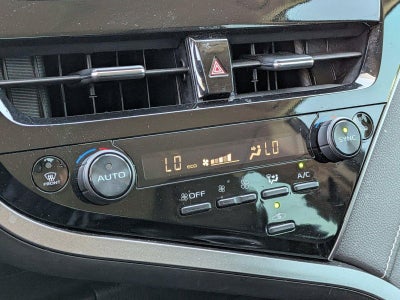 2023 Toyota Camry SE Auto (SE)