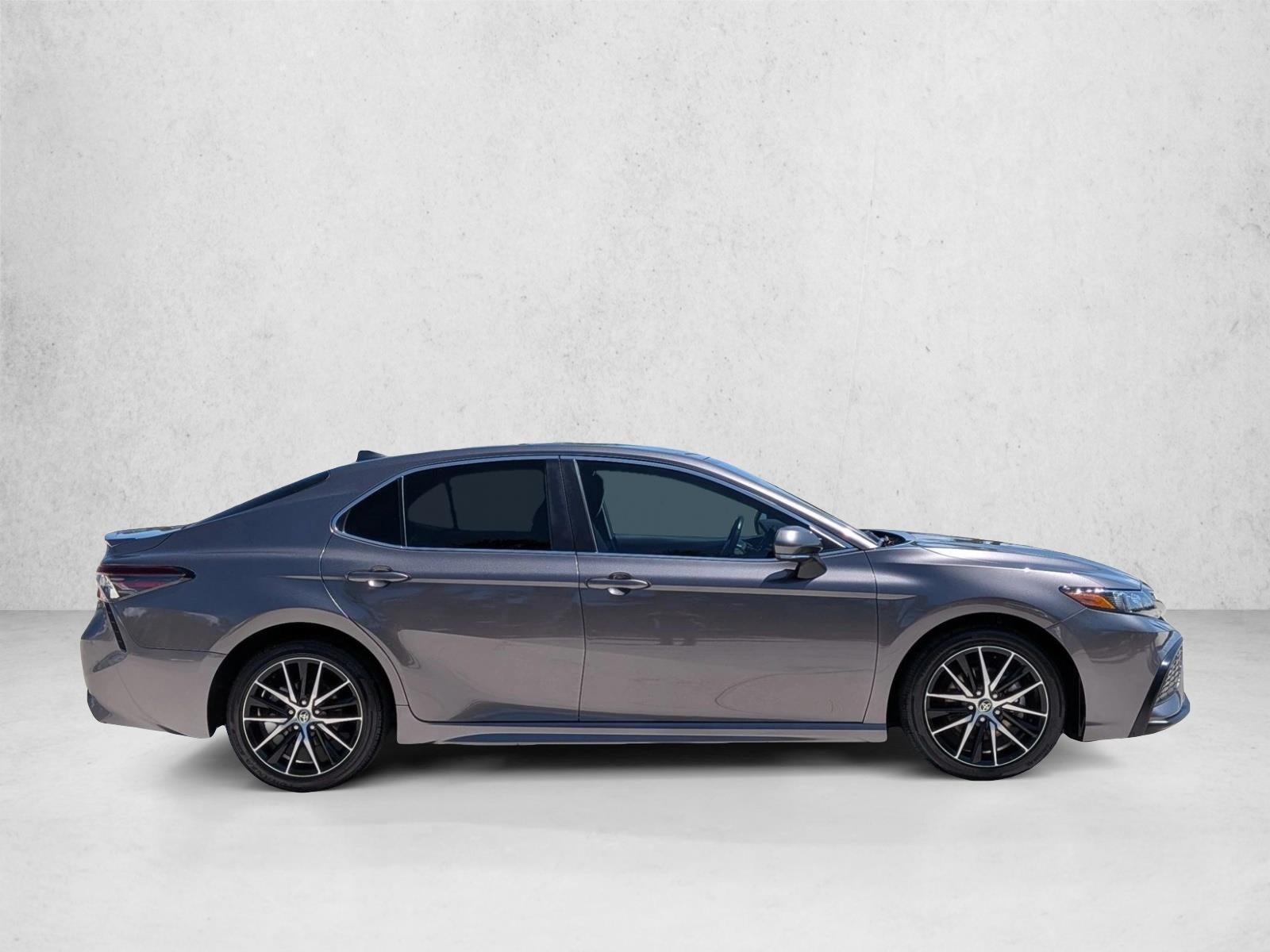 2023 Toyota Camry SE Auto (SE)