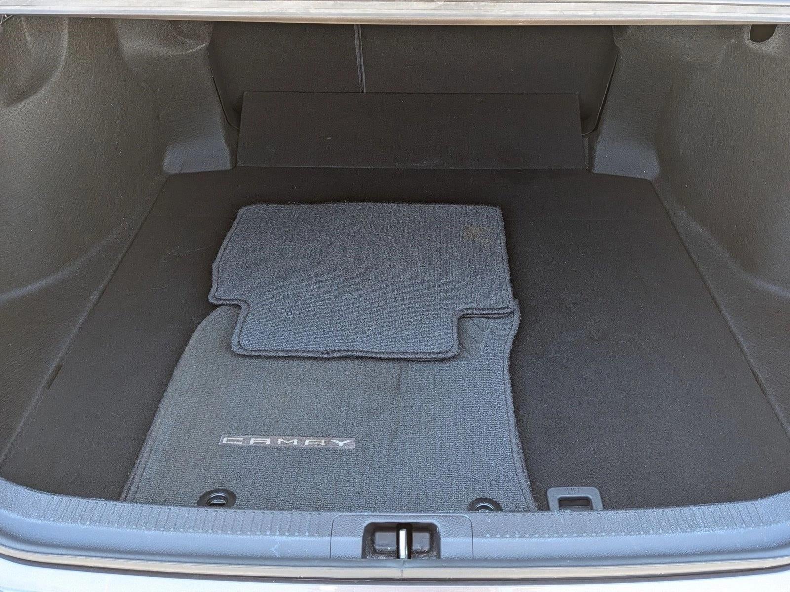 2023 Toyota Camry SE Auto (SE)