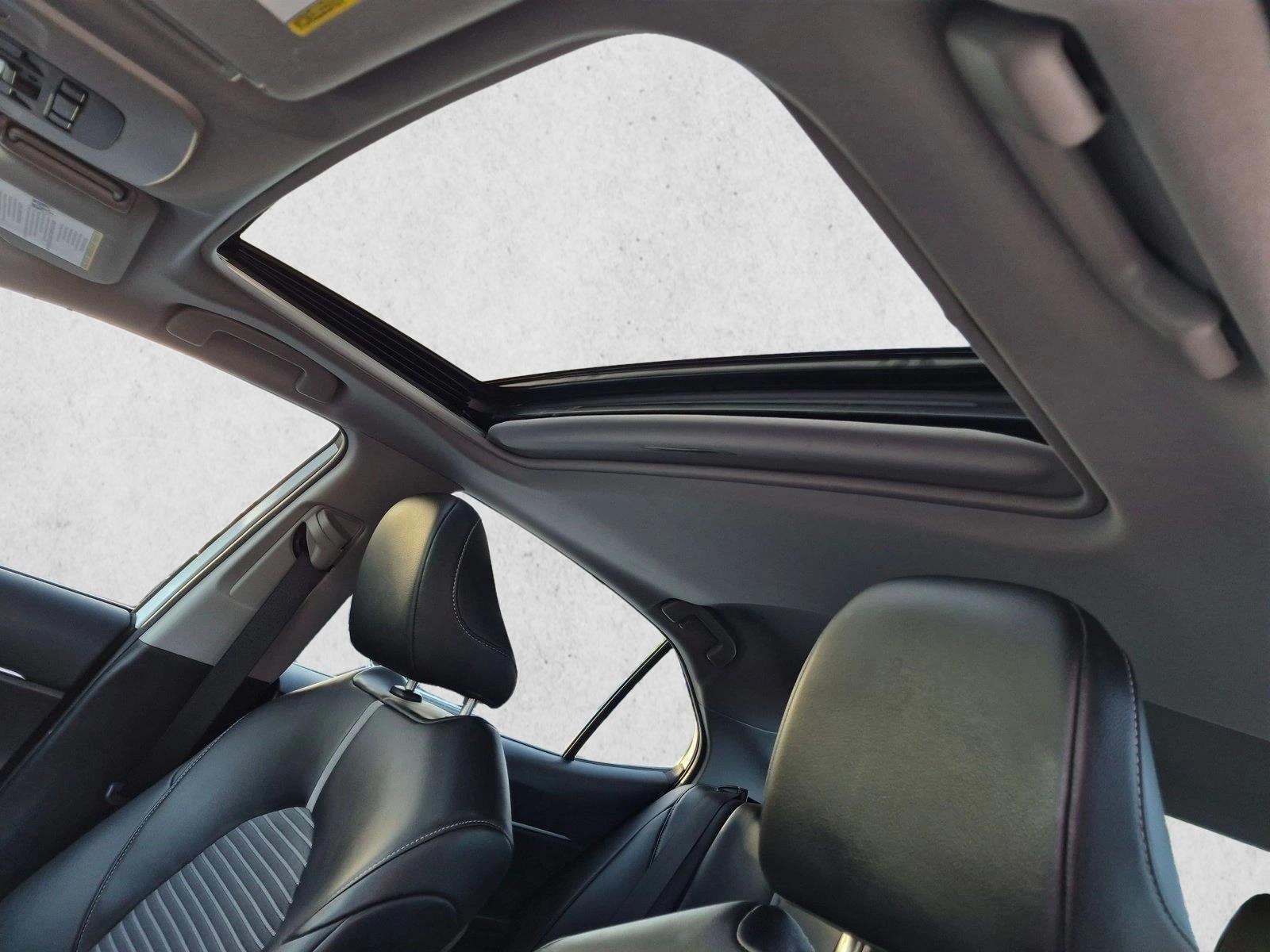 2022 Toyota Camry SE Auto (SE)