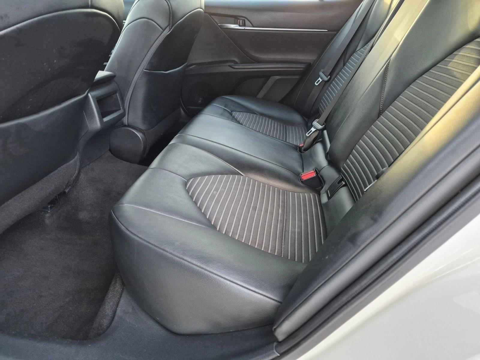 2022 Toyota Camry SE Auto (SE)