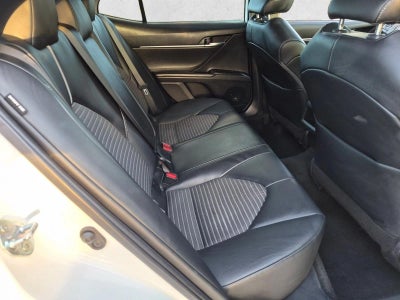 2022 Toyota Camry SE Auto (SE)