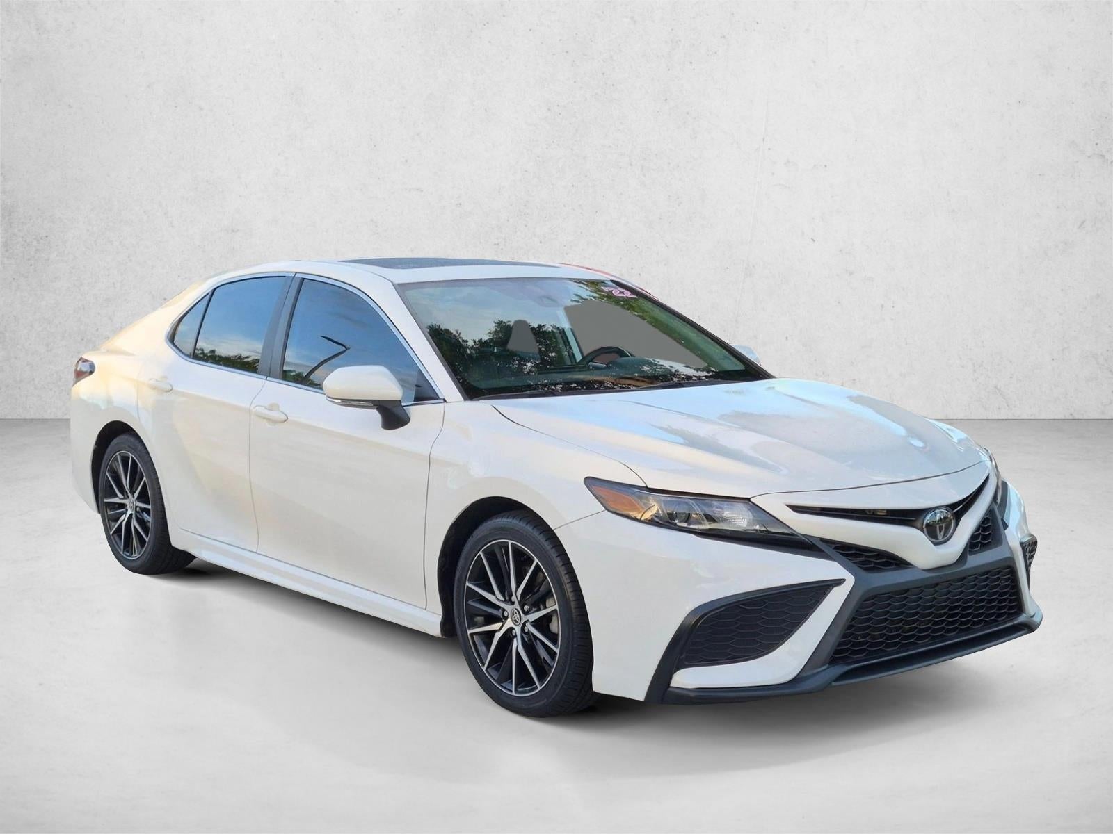 2022 Toyota Camry SE Auto (SE)