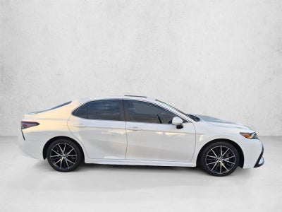 2022 Toyota Camry SE Auto (SE)