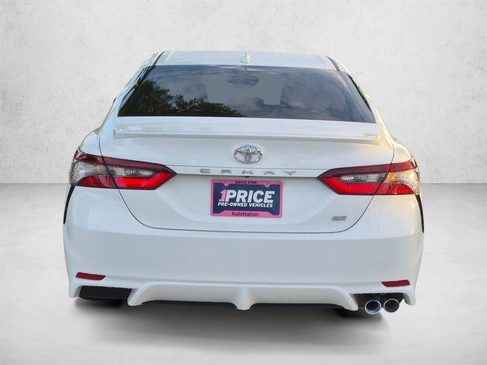 2022 Toyota Camry SE Auto (SE)