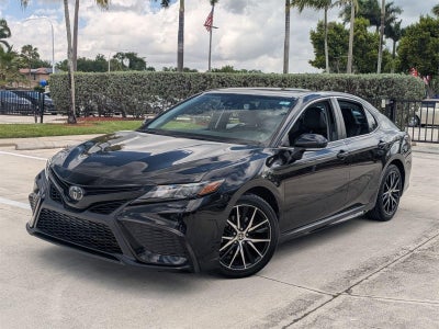 2022 Toyota Camry SE Auto (SE)