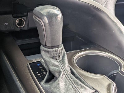 2022 Toyota Camry SE Auto (SE)