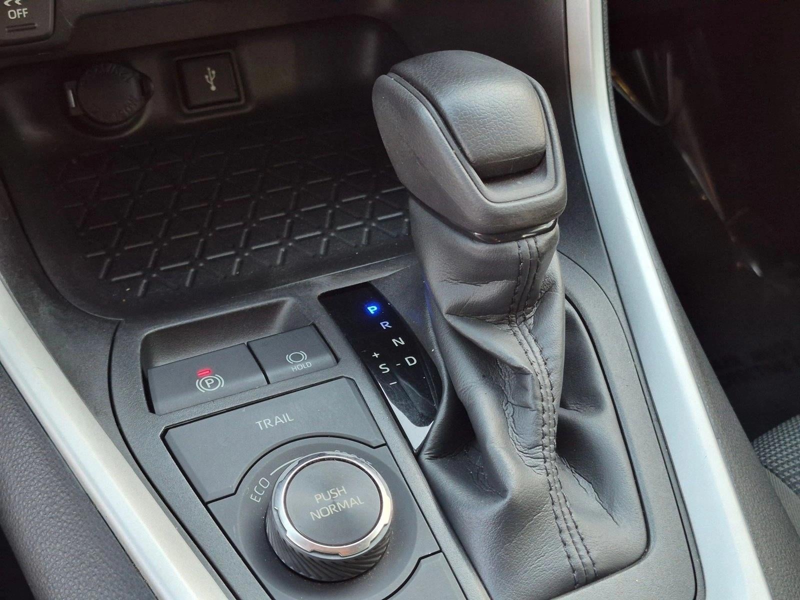 2022 Toyota RAV4 Hybrid LE AWD (Natl)