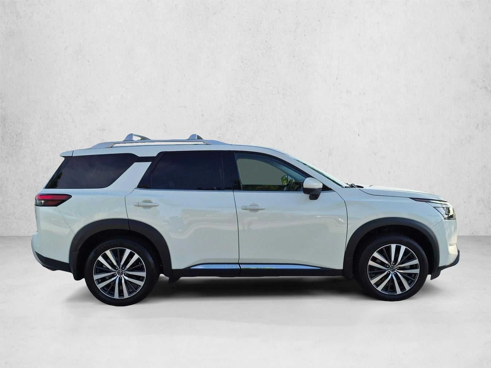 2022 Nissan Pathfinder Platinum 2WD