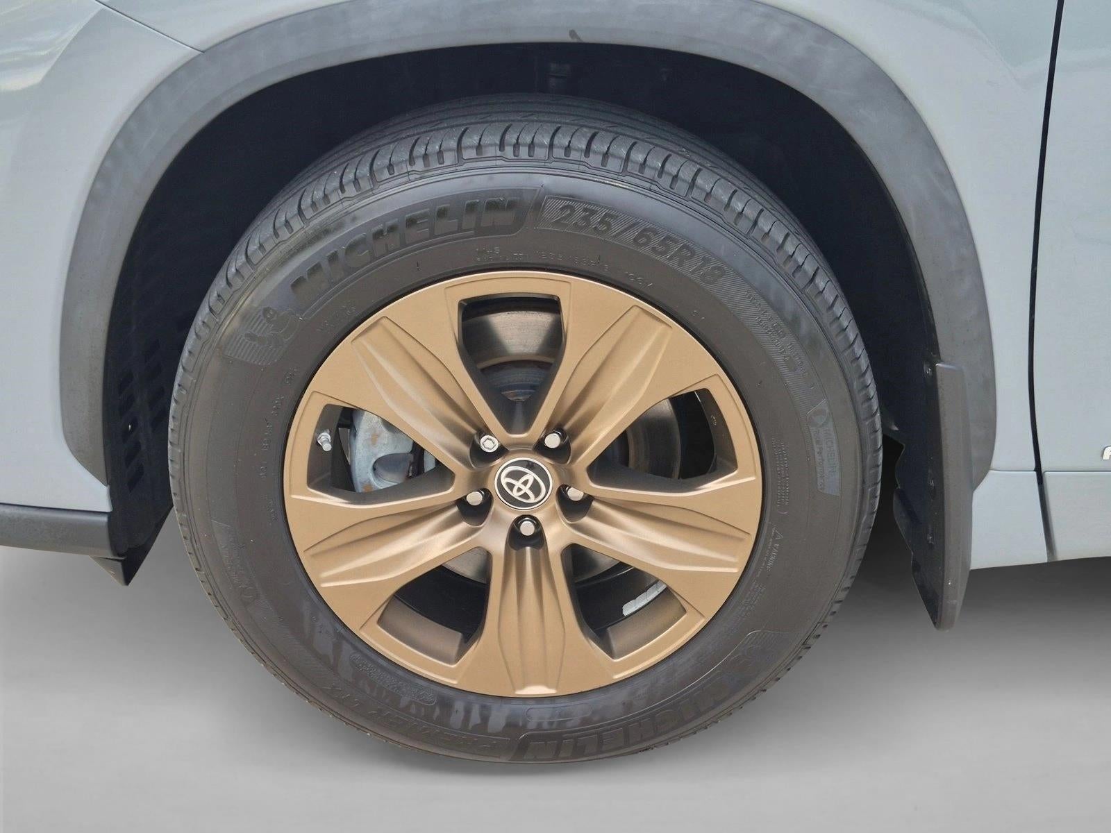2023 Toyota Highlander Hybrid Bronze Edition AWD (Natl)