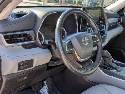 2022 Toyota Highlander XLE FWD (Natl)