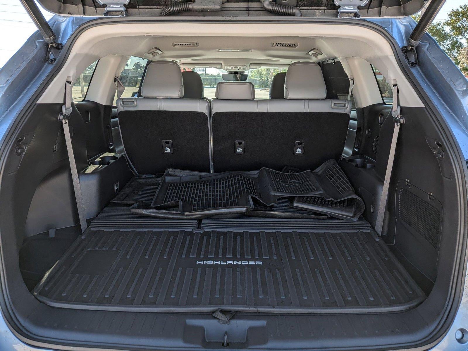 2022 Toyota Highlander XLE FWD (Natl)