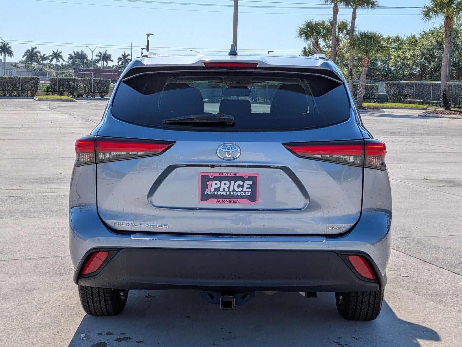 2022 Toyota Highlander XLE FWD (Natl)