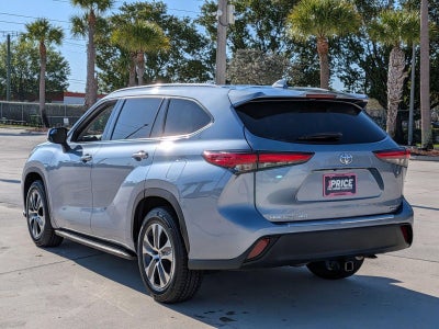 2022 Toyota Highlander XLE FWD (Natl)