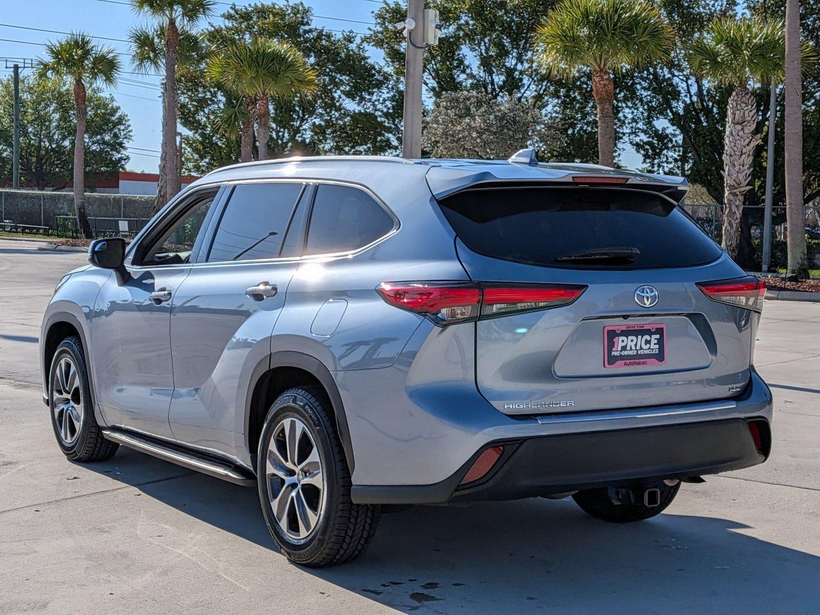 2022 Toyota Highlander XLE FWD (Natl)