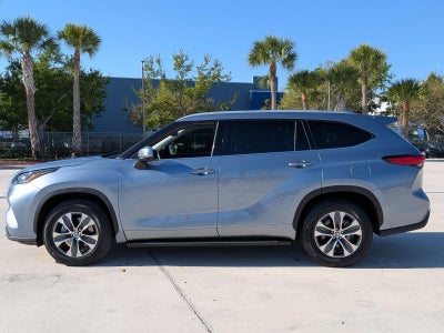 2022 Toyota Highlander XLE FWD (Natl)