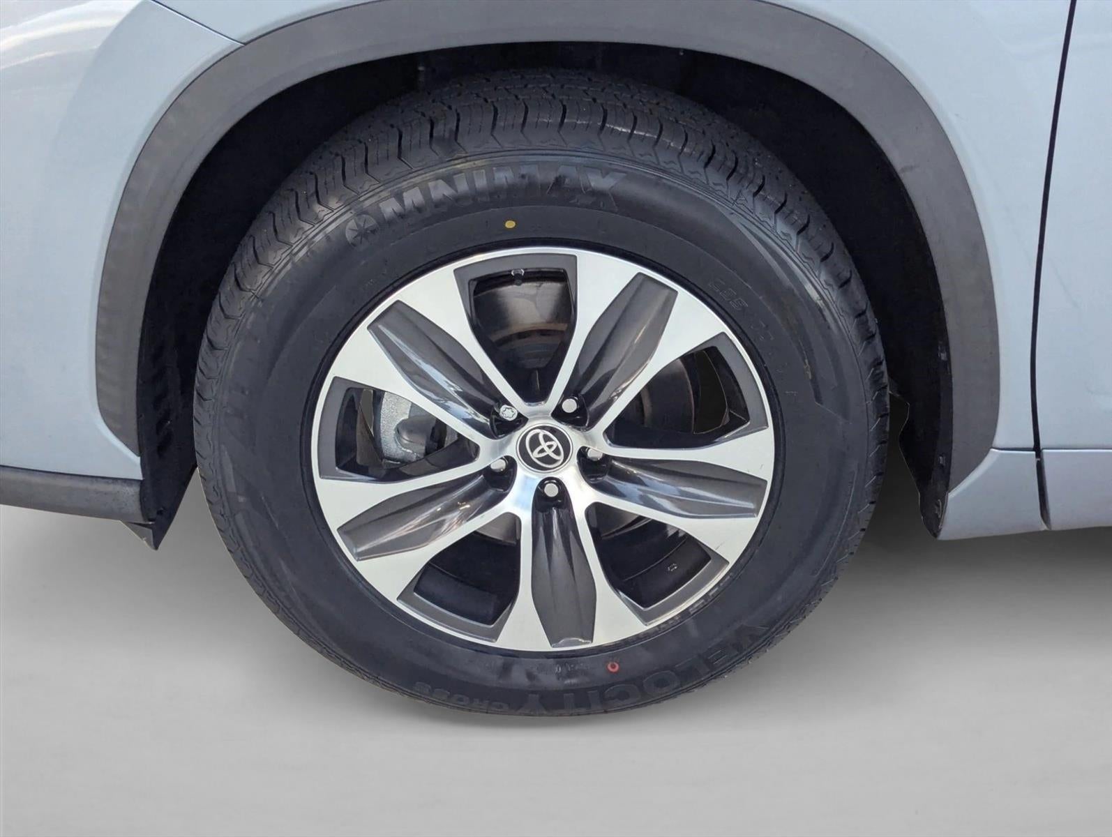 2021 Toyota Highlander XLE FWD (Natl)