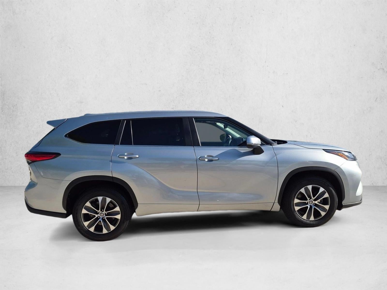 2023 Toyota Highlander Hybrid XLE FWD (Natl)