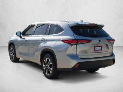 2023 Toyota Highlander Hybrid XLE FWD (Natl)