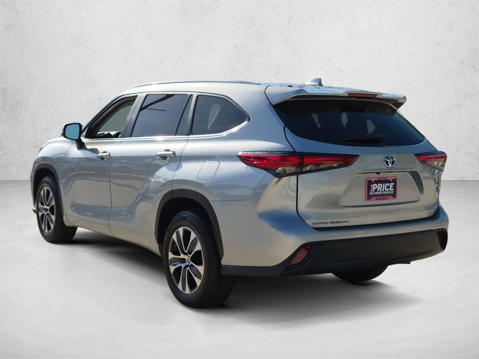 2023 Toyota Highlander Hybrid XLE FWD (Natl)