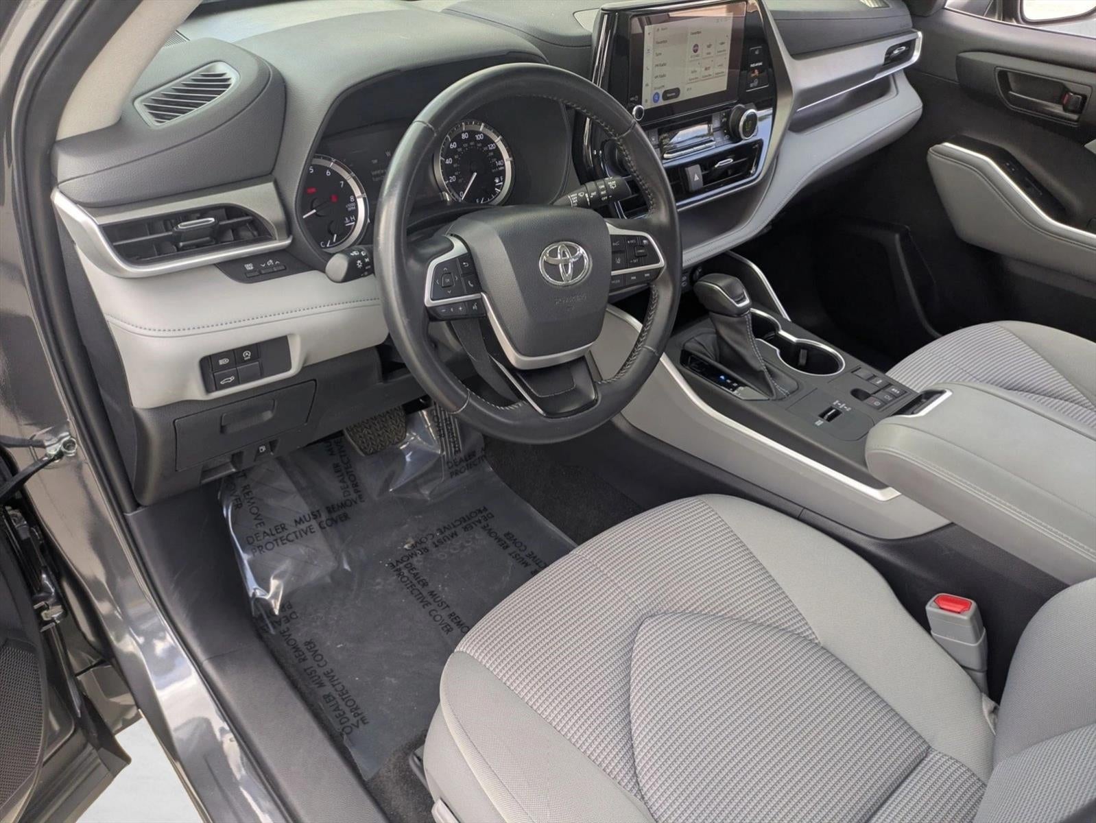 2024 Toyota Highlander LE FWD (Natl)