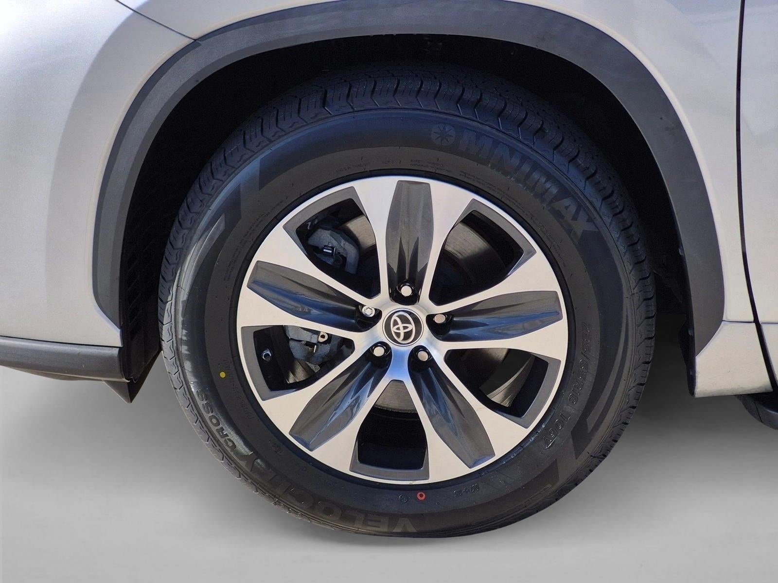 2023 Toyota Highlander XLE FWD (Natl)