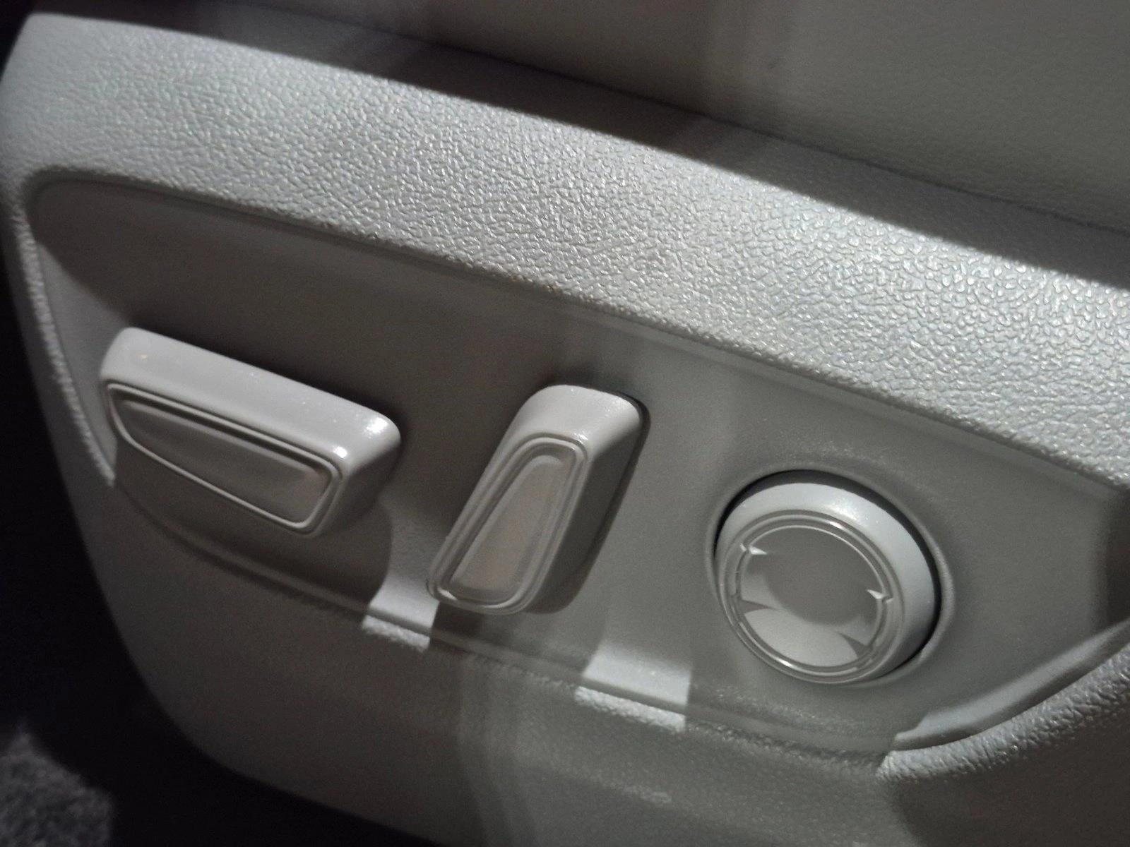 2023 Toyota Highlander XLE FWD (Natl)