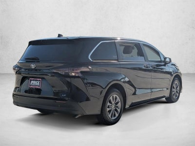 2025 Toyota Sienna LE FWD 8-Passenger (Natl)