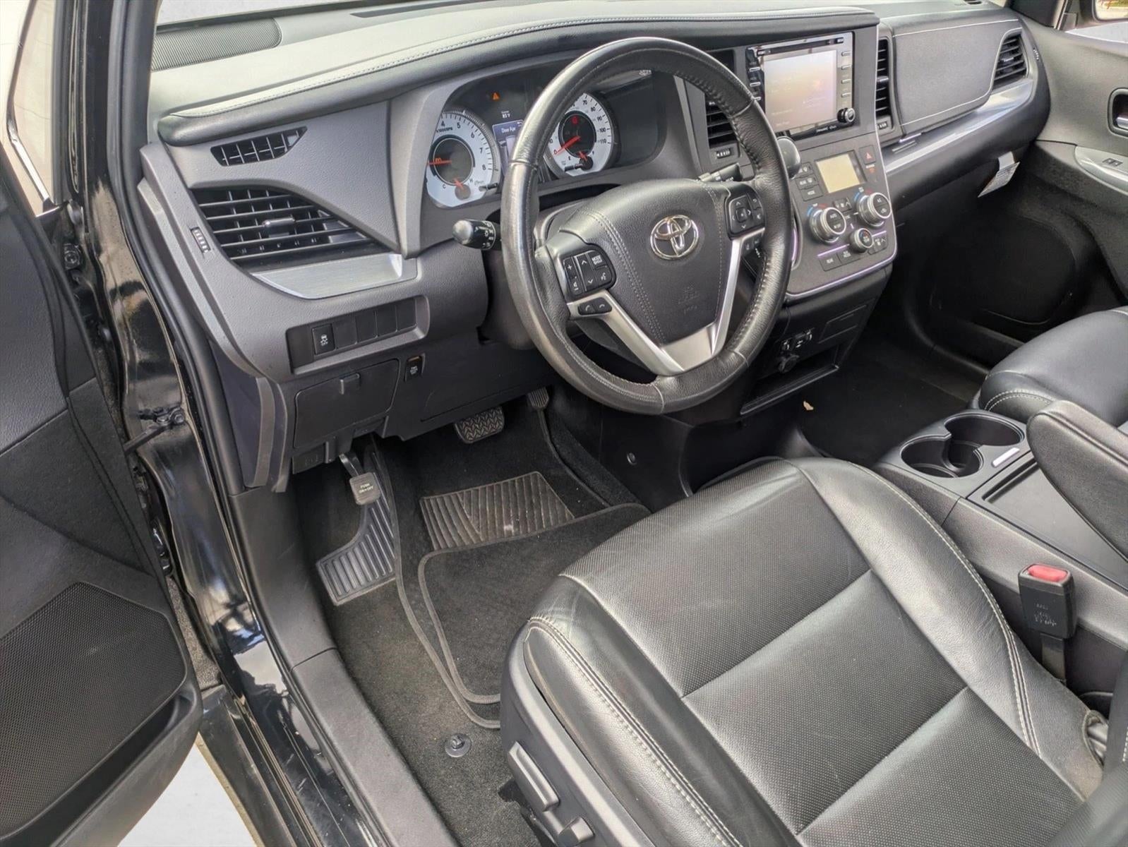 2018 Toyota Sienna SE FWD 8-Passenger (Natl)