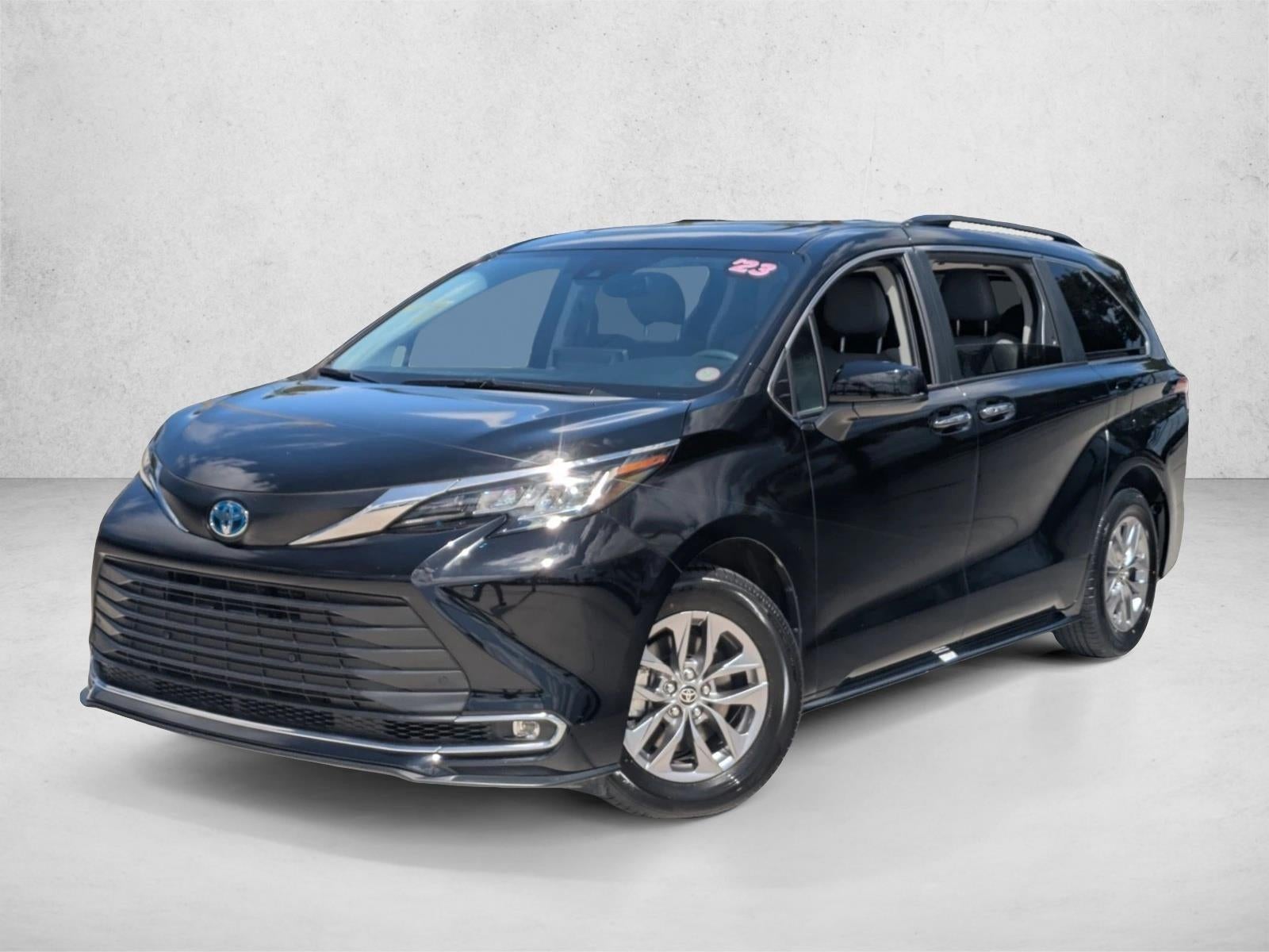 2023 Toyota Sienna XLE FWD 8-Passenger (Natl)