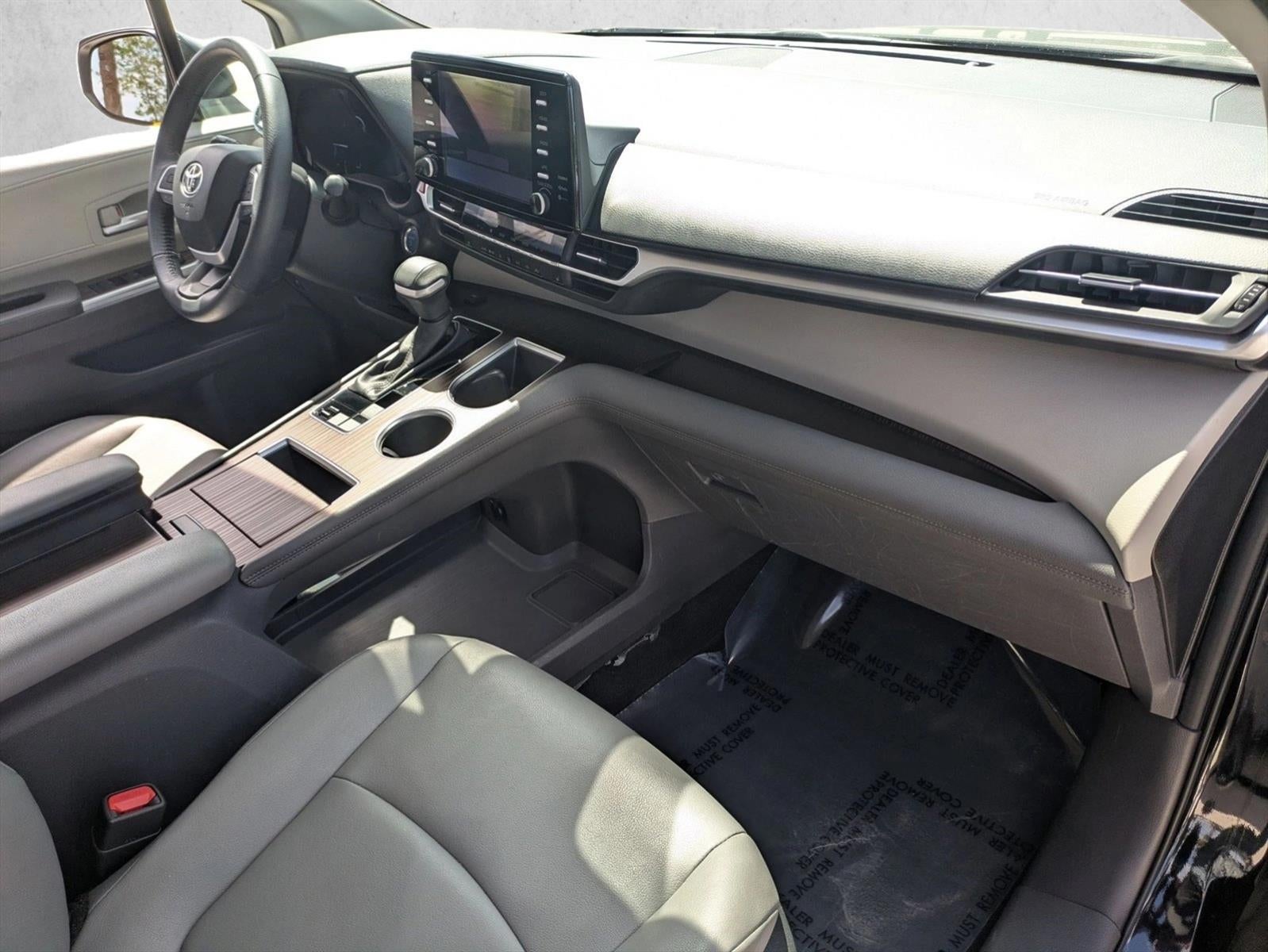 2023 Toyota Sienna XLE FWD 8-Passenger (Natl)