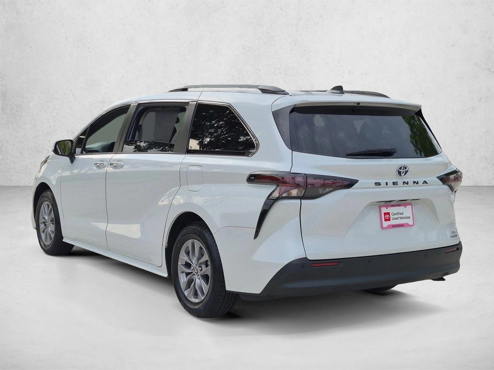2023 Toyota Sienna XLE FWD 8-Passenger (Natl)