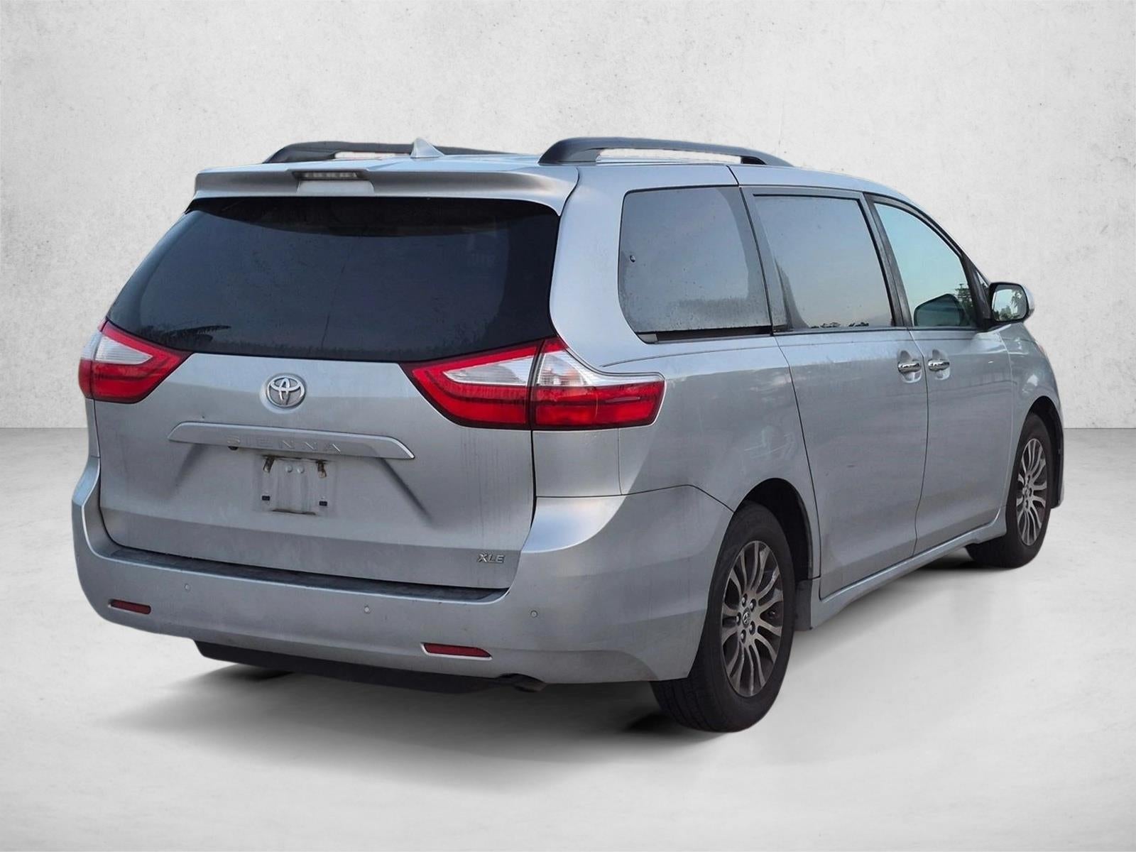2019 Toyota Sienna XLE FWD 8-Passenger (Natl)
