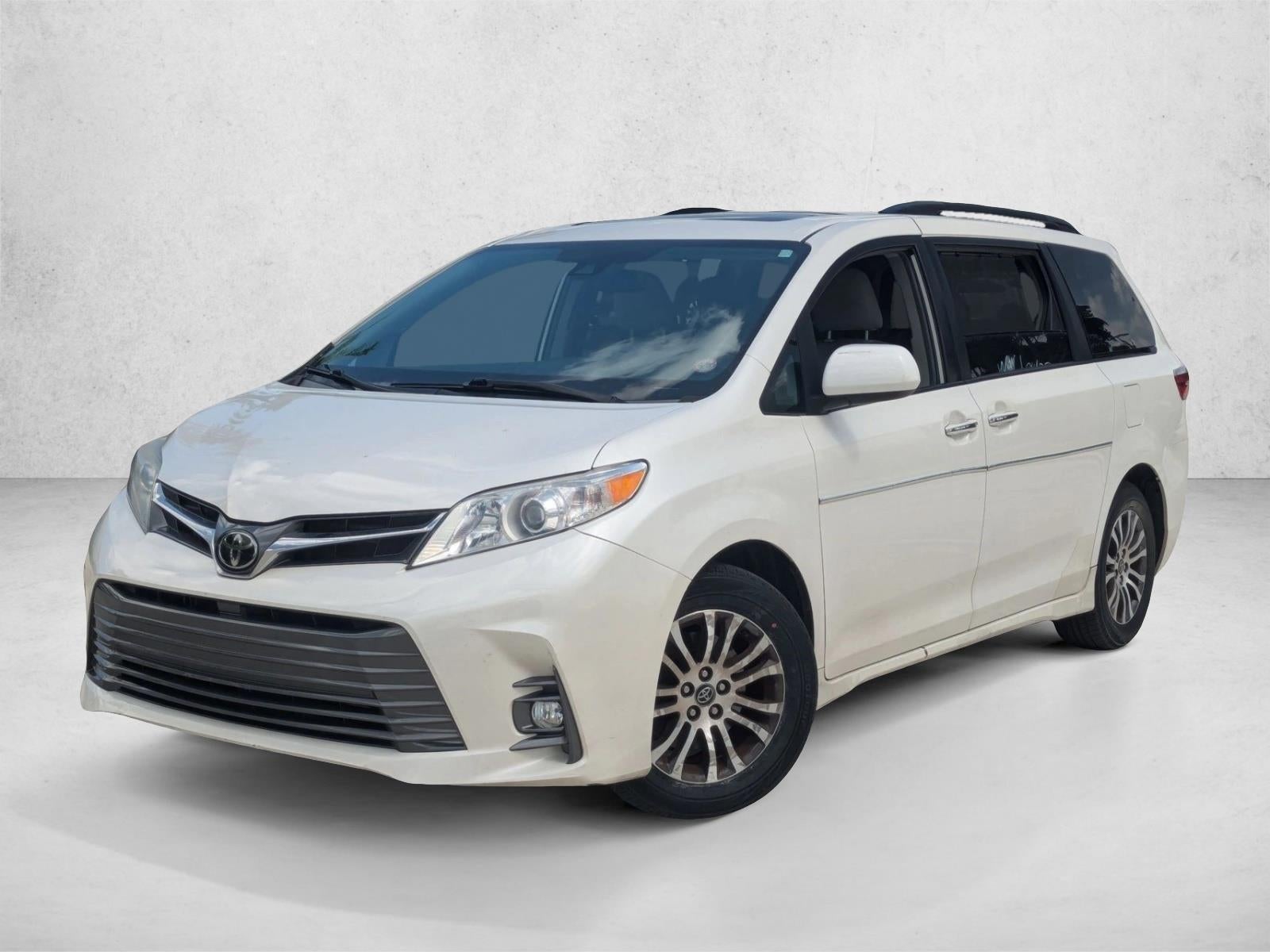 2019 Toyota Sienna XLE FWD 8-Passenger (Natl)