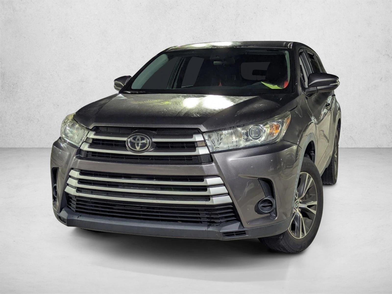 2019 Toyota Highlander LE I4 FWD (Natl)