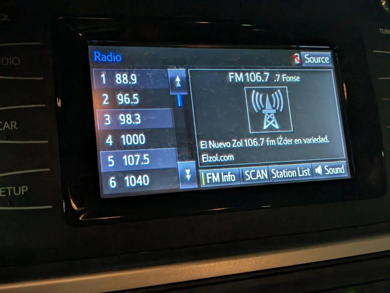 2019 Toyota Highlander LE I4 FWD (Natl)