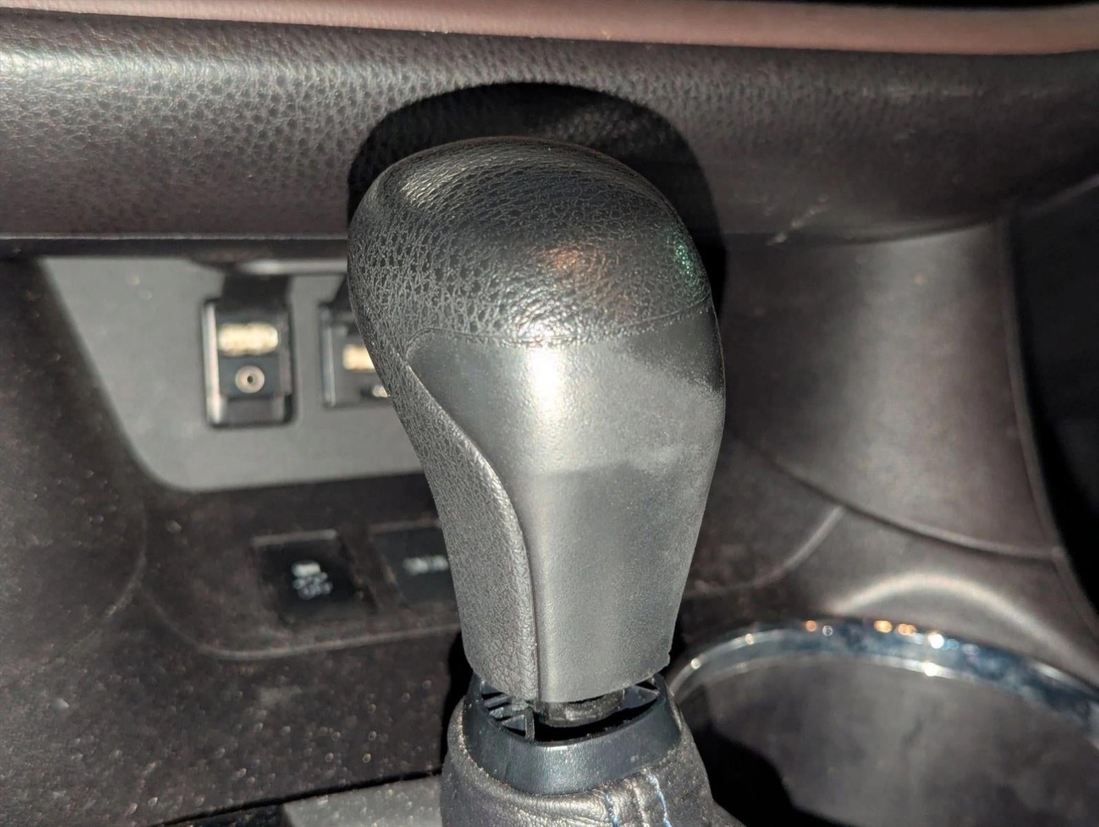 2019 Toyota Highlander LE I4 FWD (Natl)