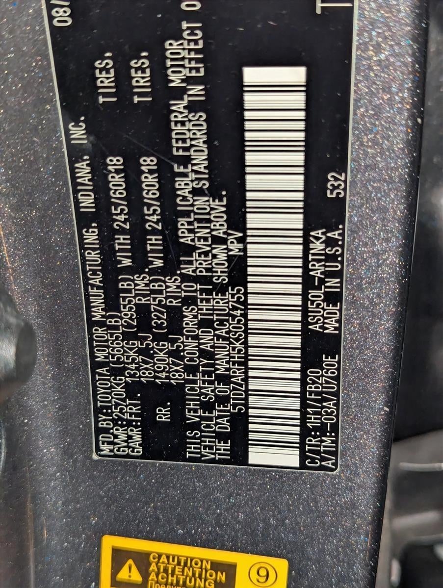 2019 Toyota Highlander LE I4 FWD (Natl)