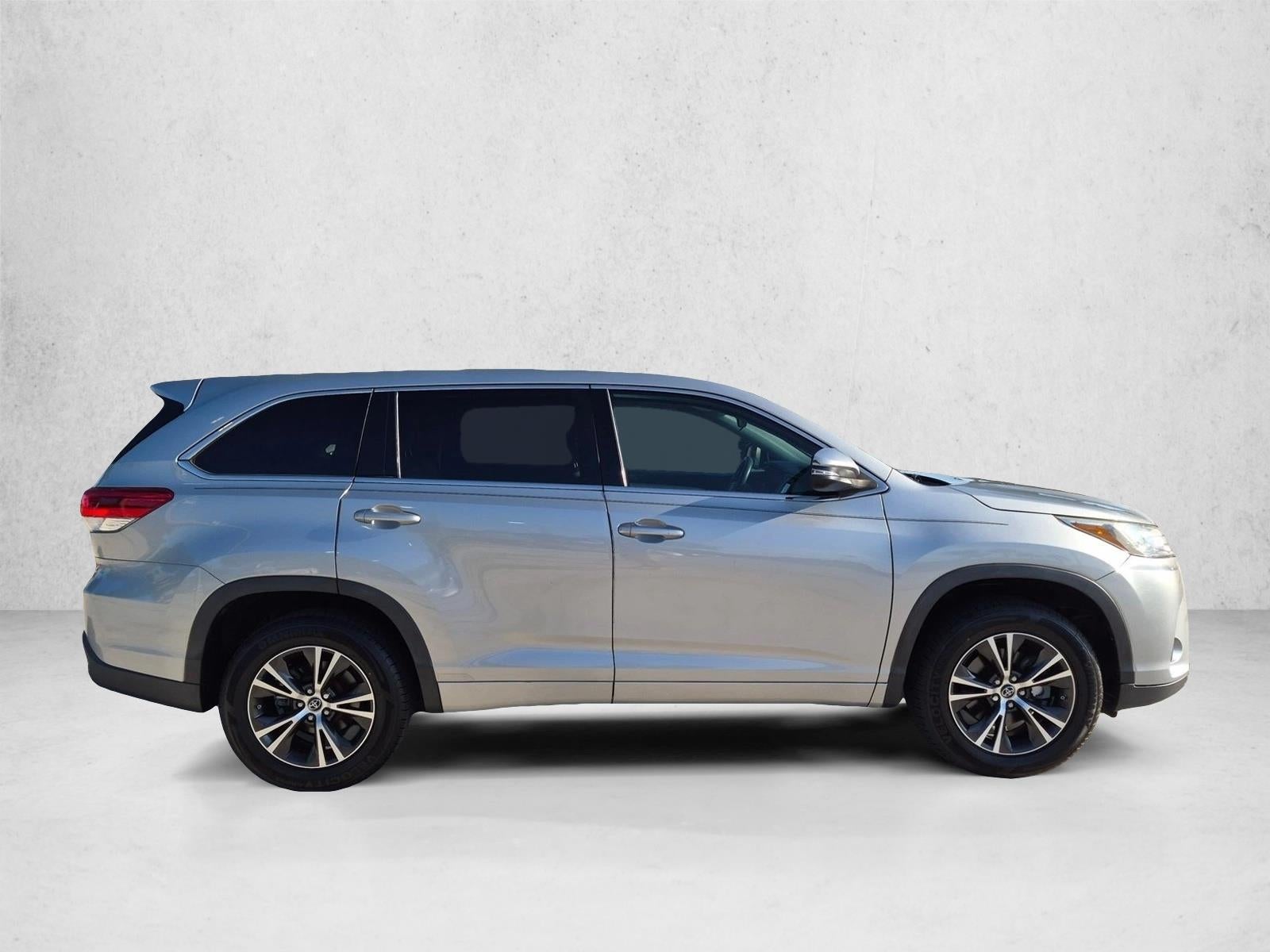 2018 Toyota Highlander LE I4 FWD (Natl)