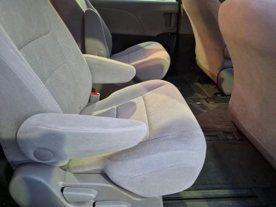 2017 Toyota Sienna L FWD 7-Passenger (Natl)